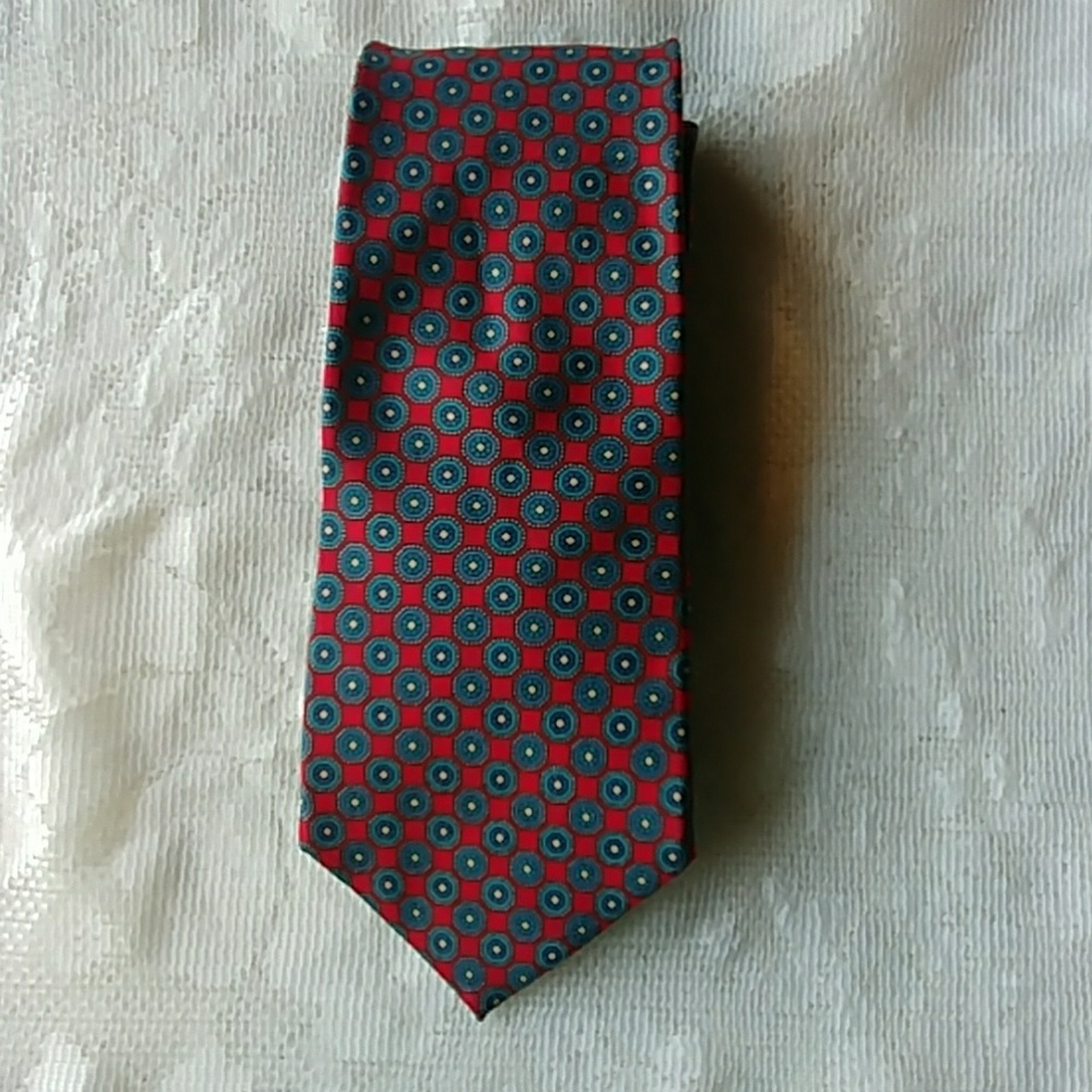 Carson Pirie Scott red based tie